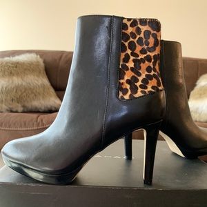New In Box TAHARI TA-SERENA Ankle Boots 6.5 $149